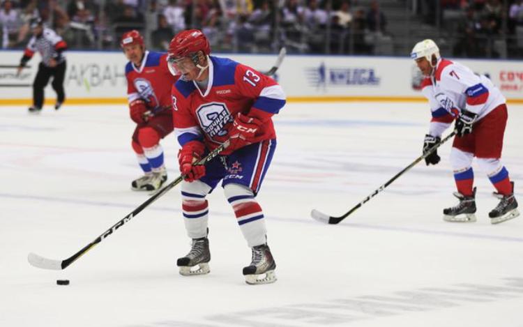 khúc côn cầu nga